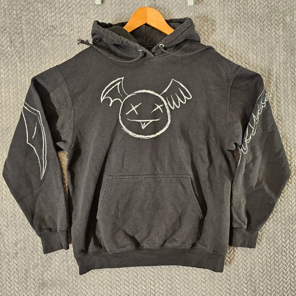 Dream Branding Black Bat Wing Smiley Graphic Hoodie Mens Large Streetwear Fleece